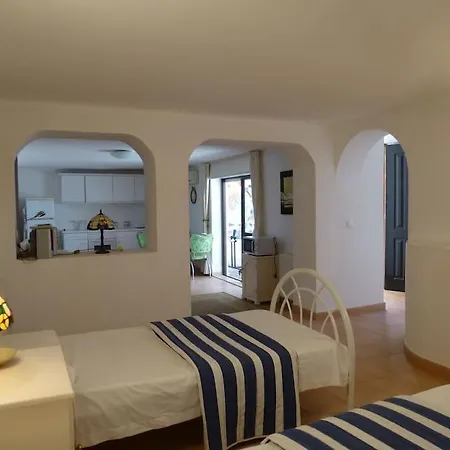 Villa Lorenzo With Tennis Court & Swimming Pool *