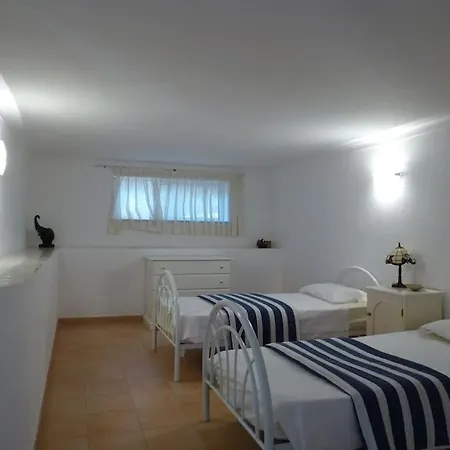 Villa Lorenzo With Tennis Court & Swimming Pool Portimao