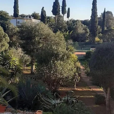 Lorenzo With Tennis Court & Swimming Pool